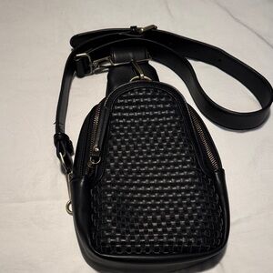 Chic Black Woven Crossbody Bag